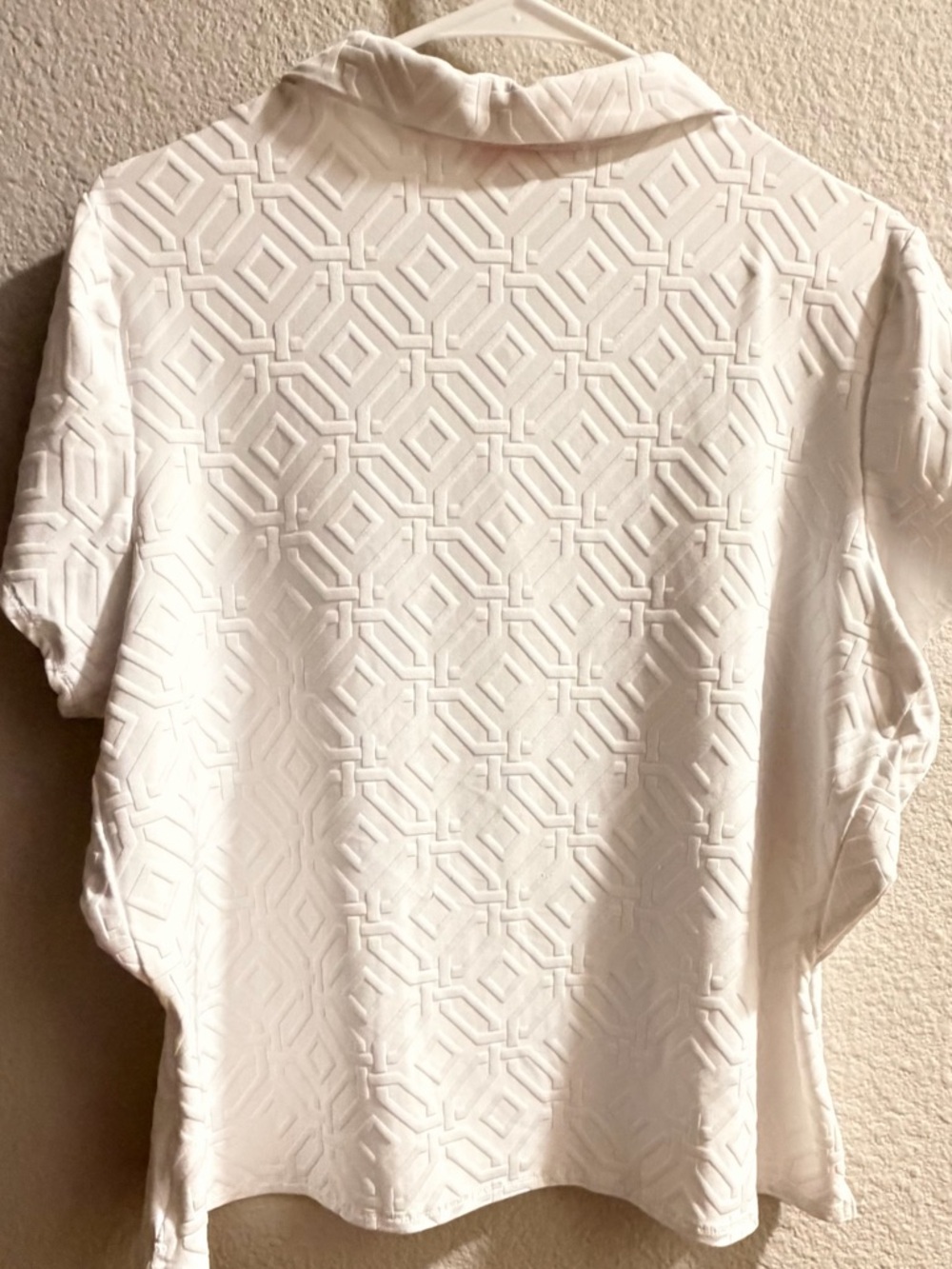 Jude Connally White Textured Ruffle Polo Blouse with Decorative Buttons - Picture 3 of 6